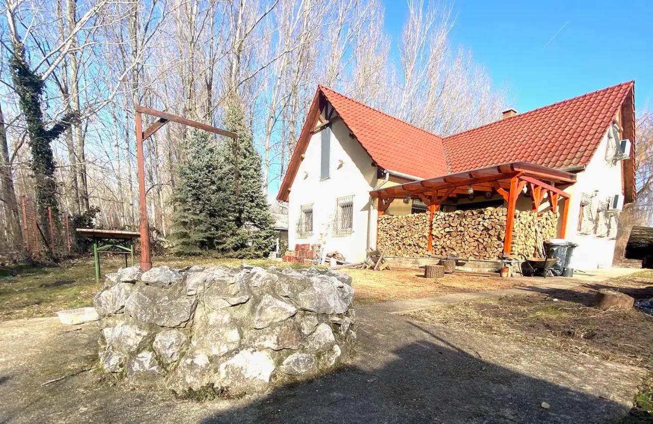 Harcsáztat-lak
